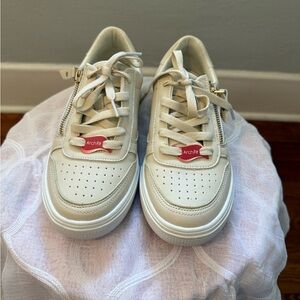 Skechers Off-White Arch Fit Sneakers